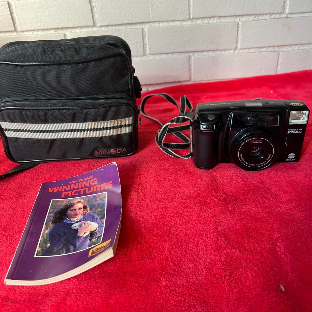 Minolta 
Black Film Photography Camera Compact Design